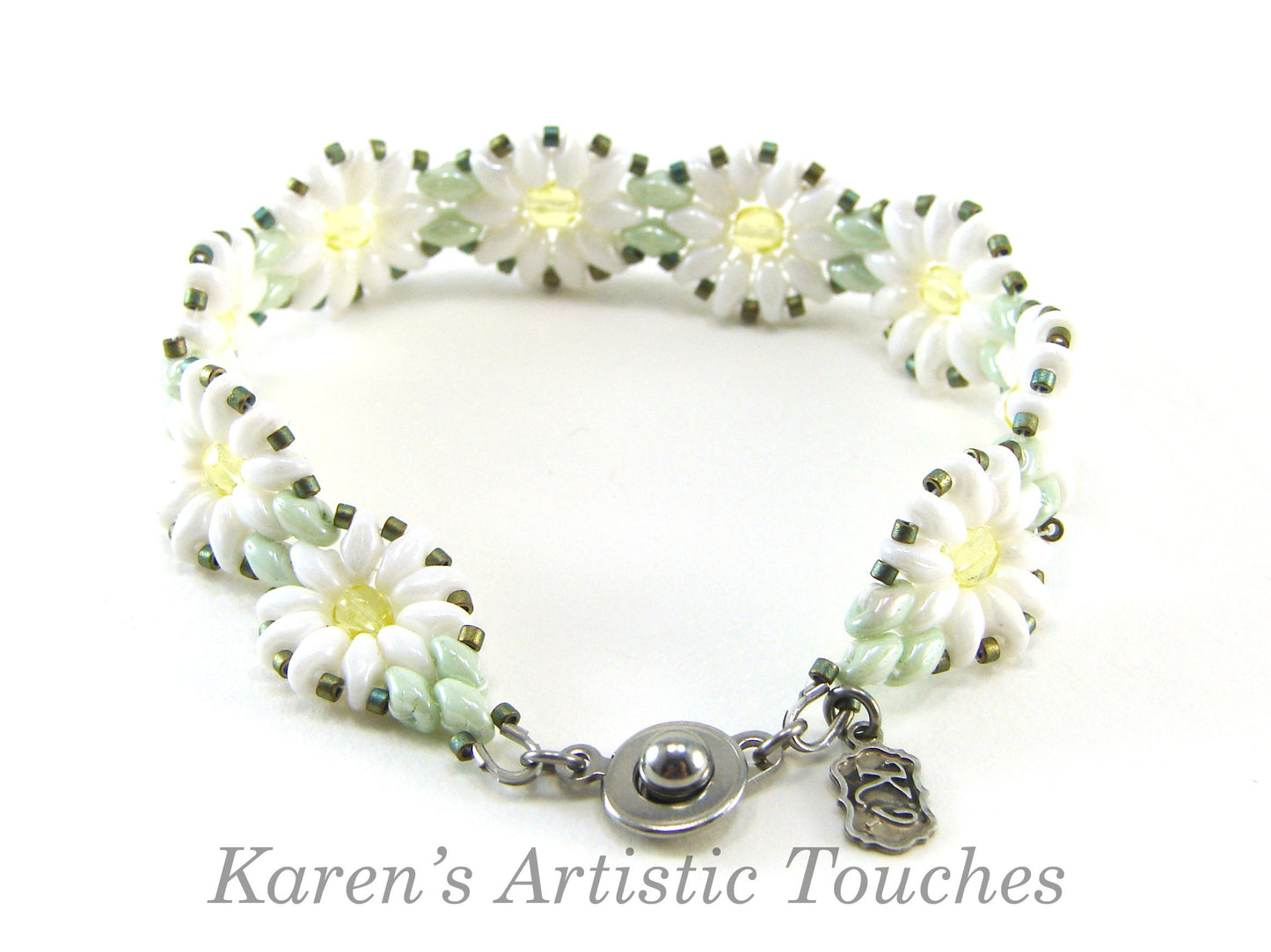 White and Green Daisy Beaded Bracelet, Floral Beaded Jewelry, Perfect Gift for Wife, Statement Piece