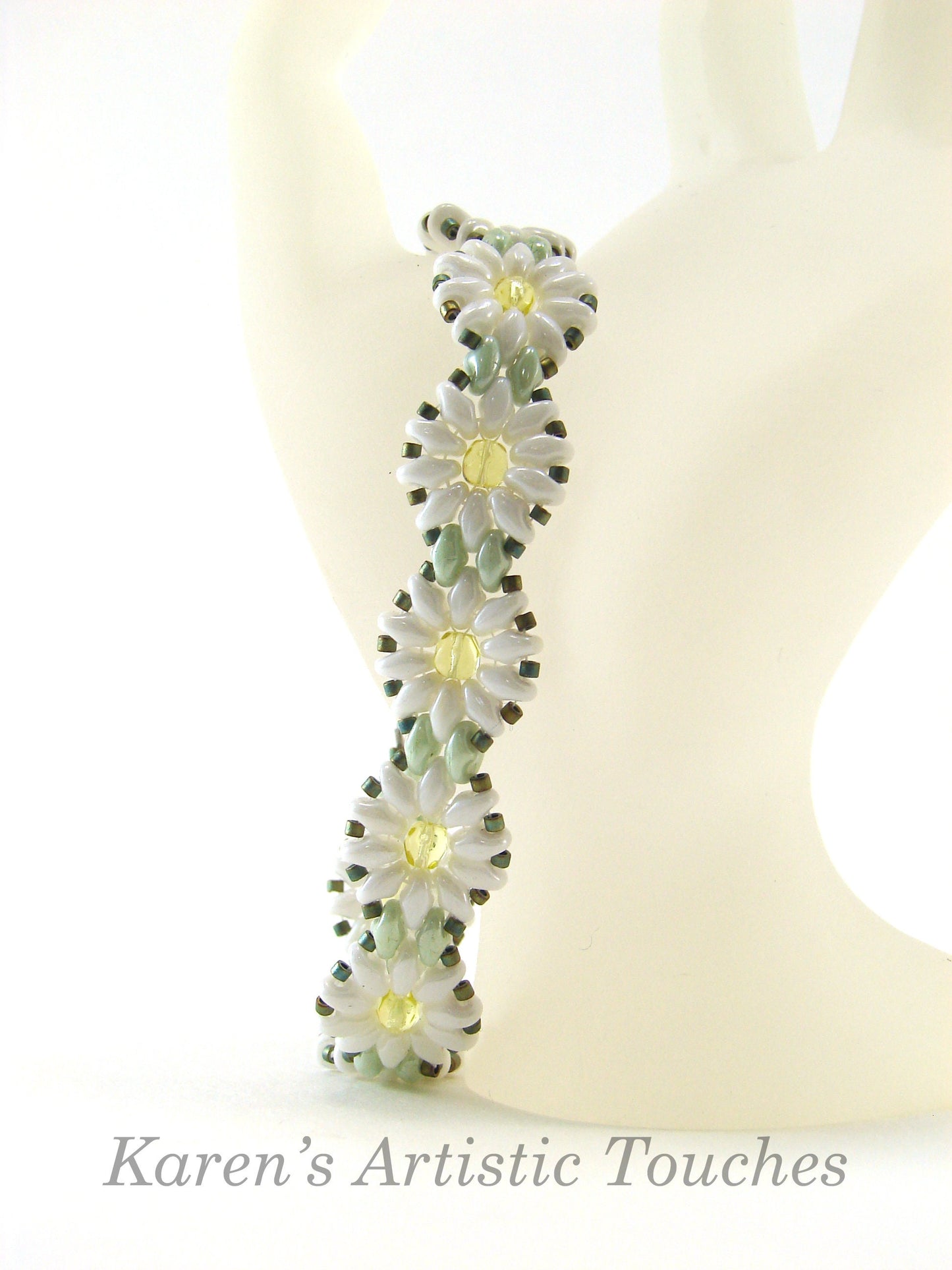 White and Green Daisy Beaded Bracelet, Floral Beaded Jewelry, Perfect Gift for Wife, Statement Piece